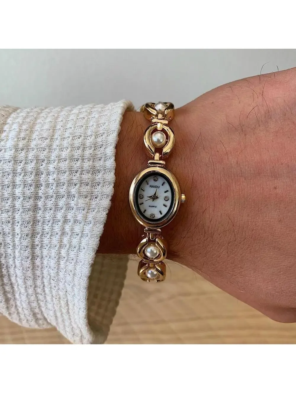 Luxury Y2K style Gold round stainless steel quartz pearl stone charm watch